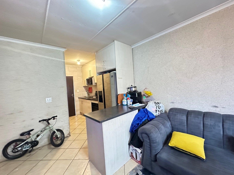 2 Bedroom Property for Sale in Olievenhoutbosch Gauteng