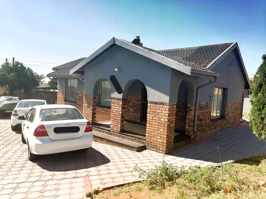 3 Bedroom Property for Sale in Soshanguve DD Gauteng