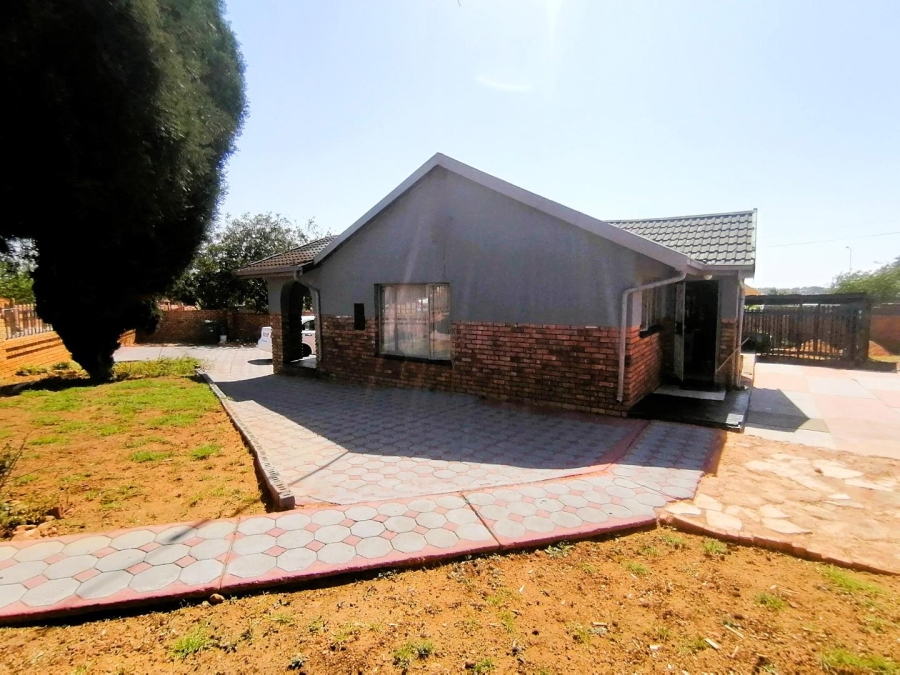 3 Bedroom Property for Sale in Soshanguve DD Gauteng