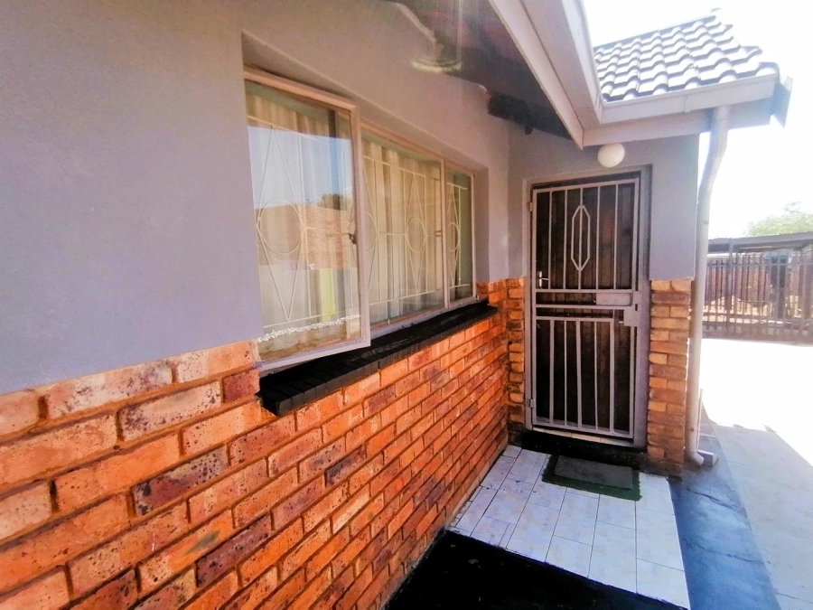3 Bedroom Property for Sale in Soshanguve DD Gauteng