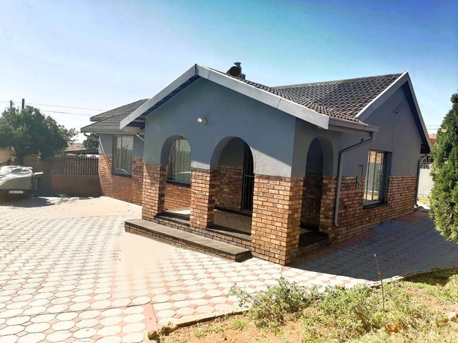 3 Bedroom Property for Sale in Soshanguve DD Gauteng