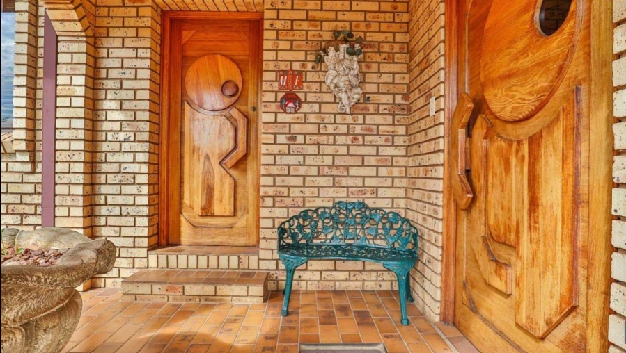 5 Bedroom Property for Sale in Magalieskruin Gauteng