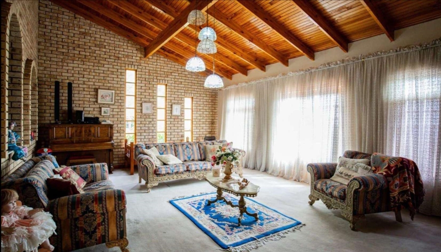 5 Bedroom Property for Sale in Magalieskruin Gauteng