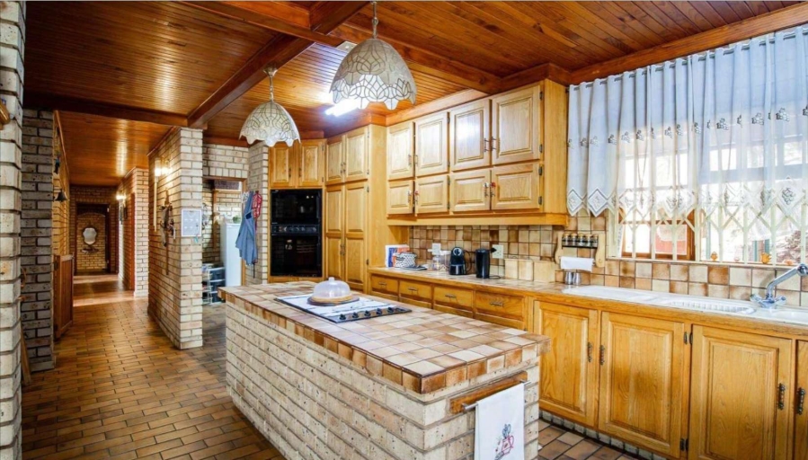 5 Bedroom Property for Sale in Magalieskruin Gauteng
