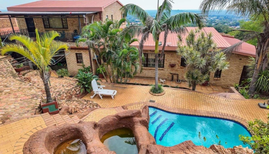 5 Bedroom Property for Sale in Magalieskruin Gauteng