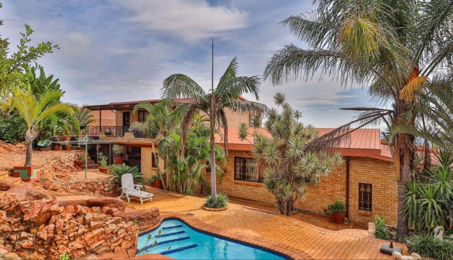 5 Bedroom Property for Sale in Magalieskruin Gauteng