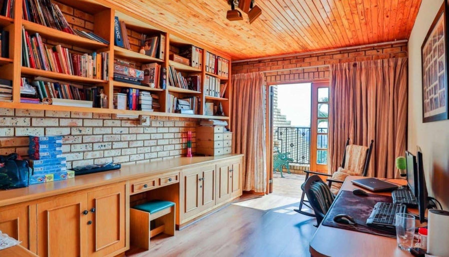 5 Bedroom Property for Sale in Magalieskruin Gauteng