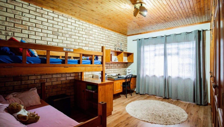 5 Bedroom Property for Sale in Magalieskruin Gauteng
