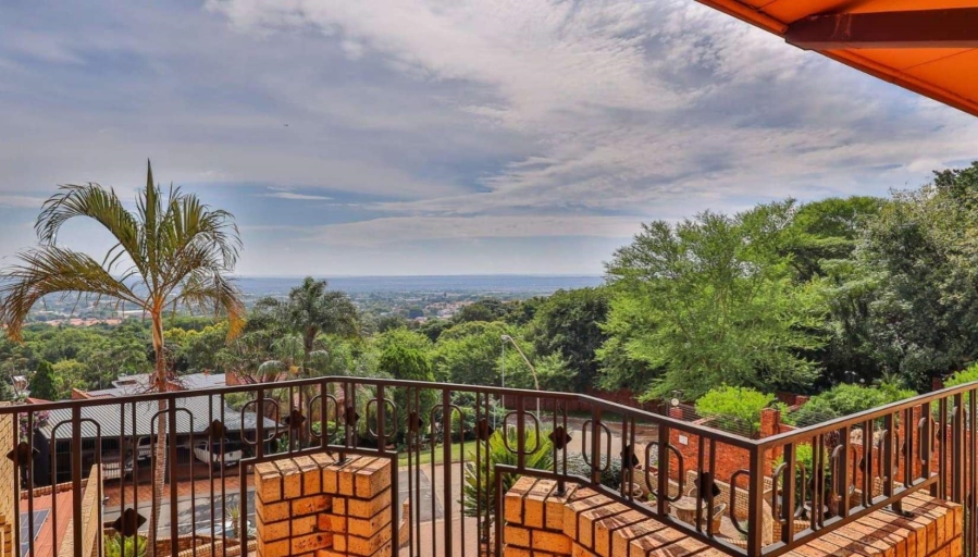 5 Bedroom Property for Sale in Magalieskruin Gauteng