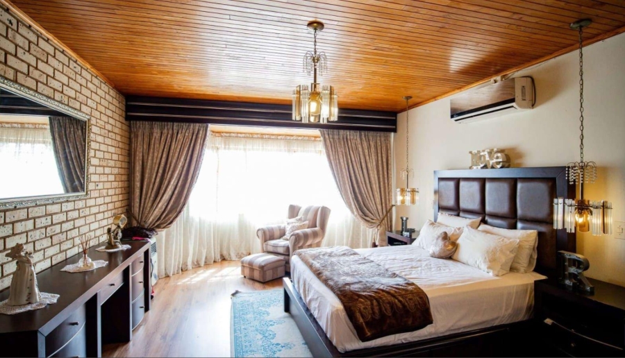 5 Bedroom Property for Sale in Magalieskruin Gauteng