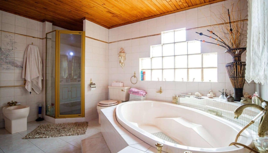 5 Bedroom Property for Sale in Magalieskruin Gauteng