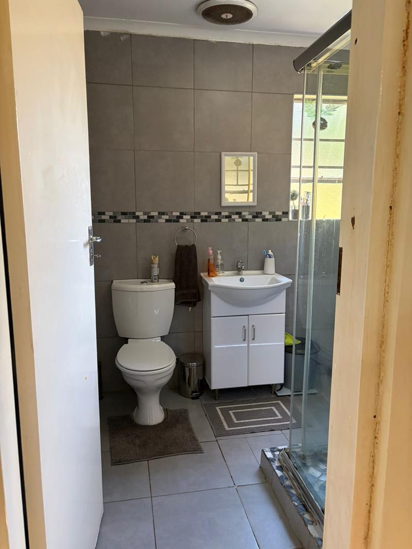 3 Bedroom Property for Sale in Carenvale Gauteng
