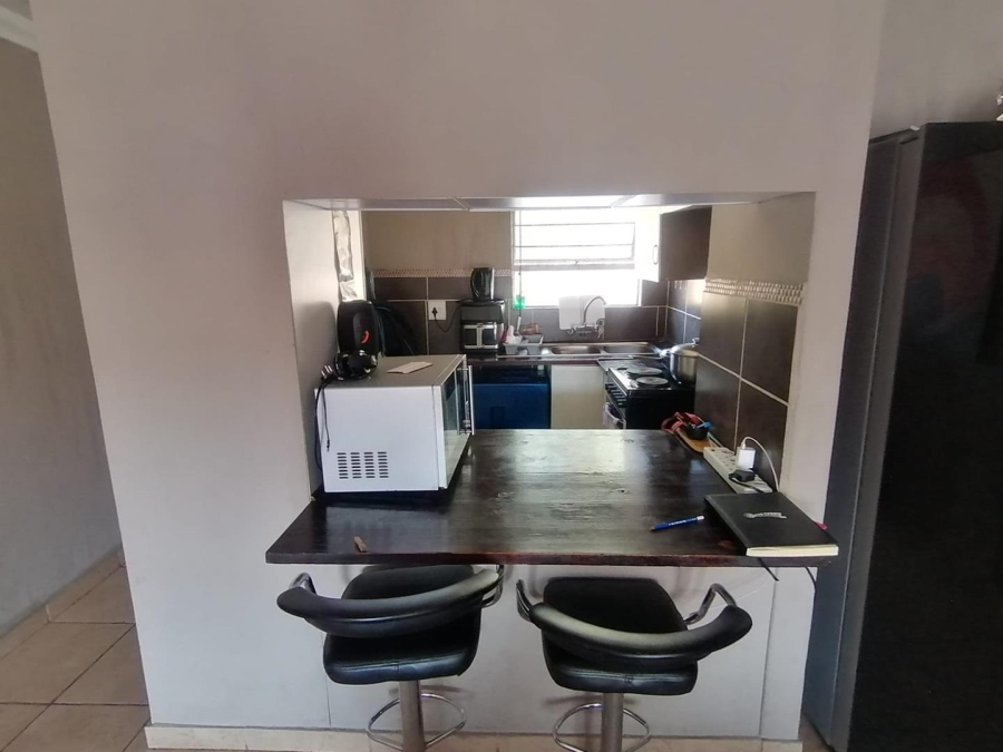 To Let 2 Bedroom Property for Rent in La Montagne Gauteng