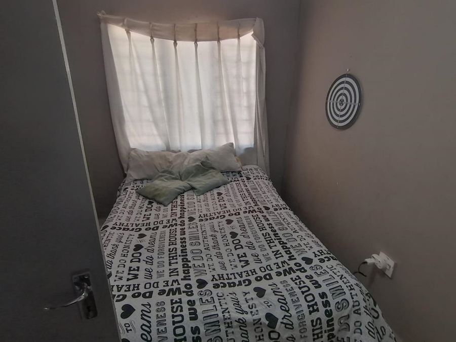 To Let 2 Bedroom Property for Rent in La Montagne Gauteng