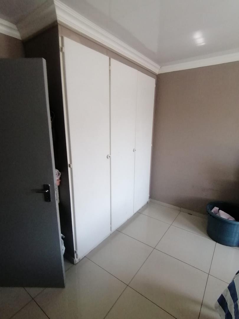 To Let 2 Bedroom Property for Rent in La Montagne Gauteng