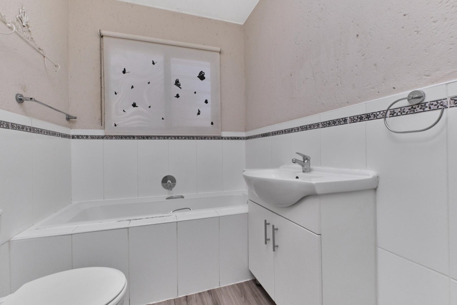 2 Bedroom Property for Sale in Bromhof Gauteng