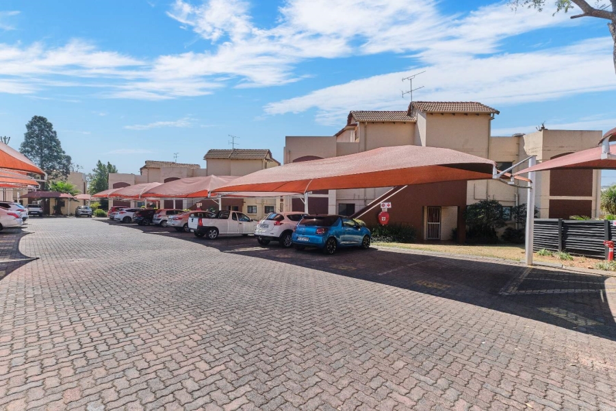 2 Bedroom Property for Sale in Bromhof Gauteng