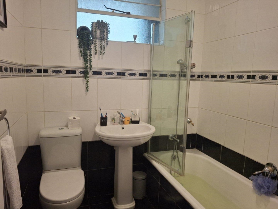To Let 3 Bedroom Property for Rent in Benmore Gauteng
