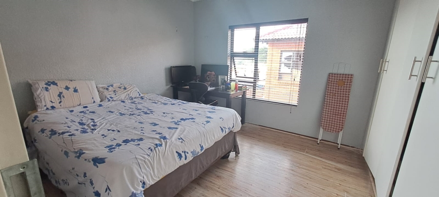 2 Bedroom Property for Sale in Albertsdal Gauteng