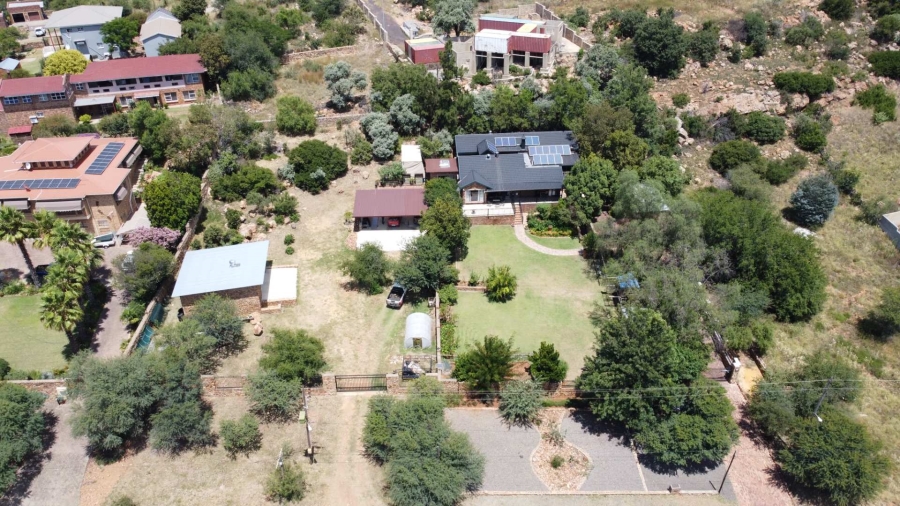 4 Bedroom Property for Sale in Vaaloewer Gauteng