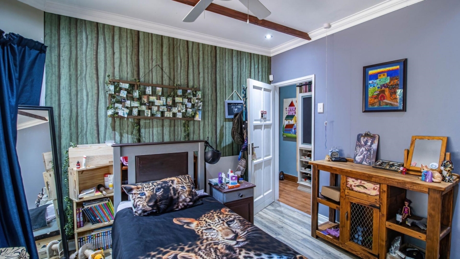 4 Bedroom Property for Sale in Vaaloewer Gauteng