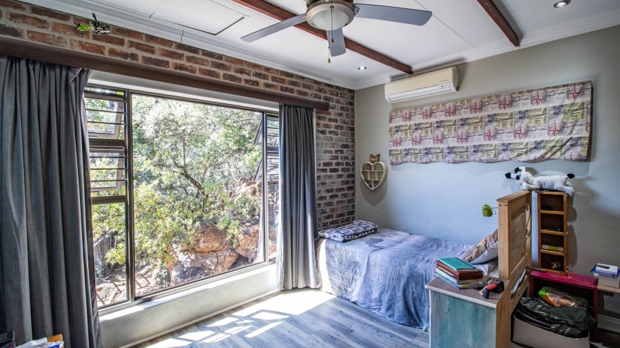 4 Bedroom Property for Sale in Vaaloewer Gauteng