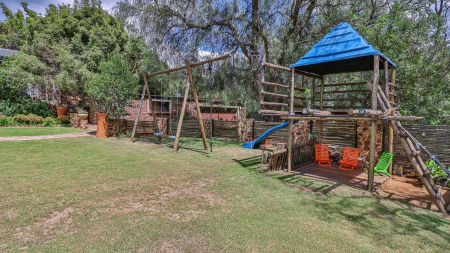 4 Bedroom Property for Sale in Vaaloewer Gauteng