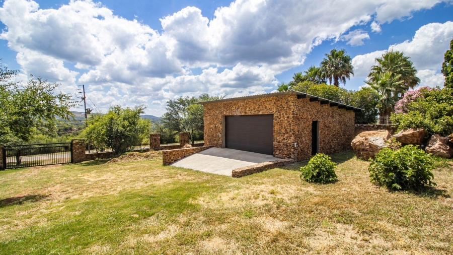 4 Bedroom Property for Sale in Vaaloewer Gauteng