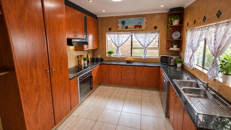 3 Bedroom Property for Sale in Farrarmere Gauteng