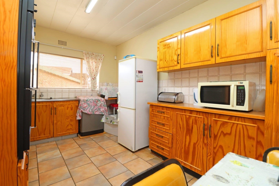2 Bedroom Property for Sale in Greenhills Gauteng