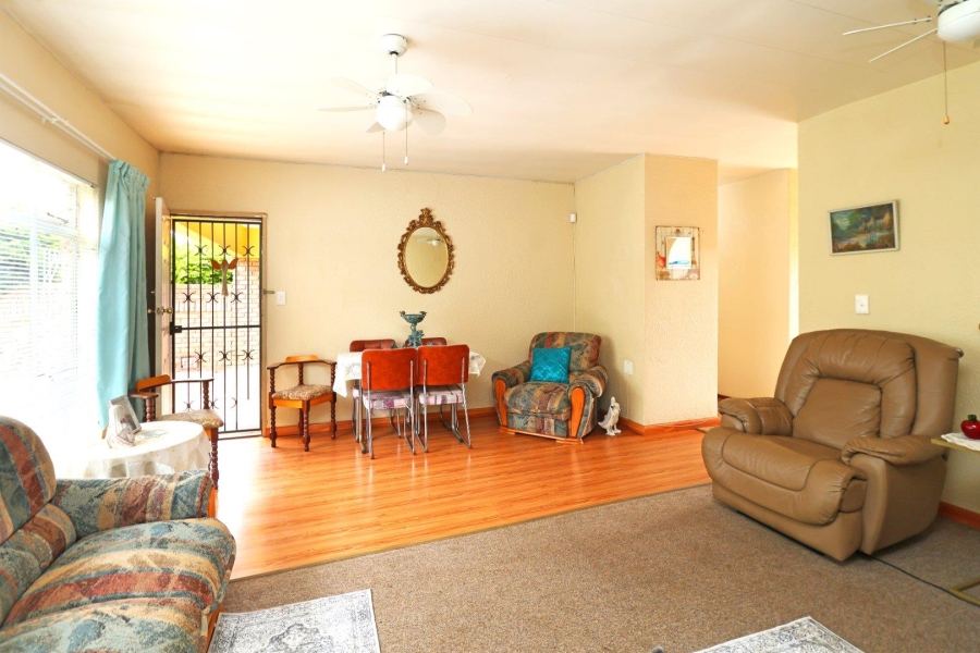 2 Bedroom Property for Sale in Greenhills Gauteng