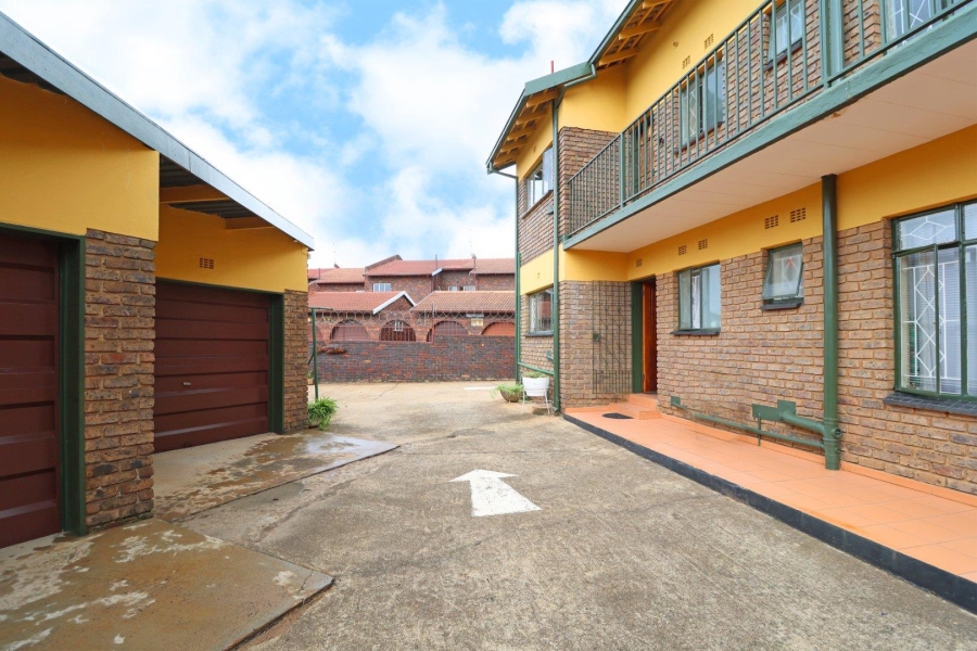2 Bedroom Property for Sale in Greenhills Gauteng