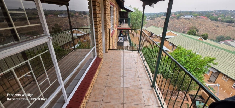 2 Bedroom Property for Sale in Rant En Dal Gauteng