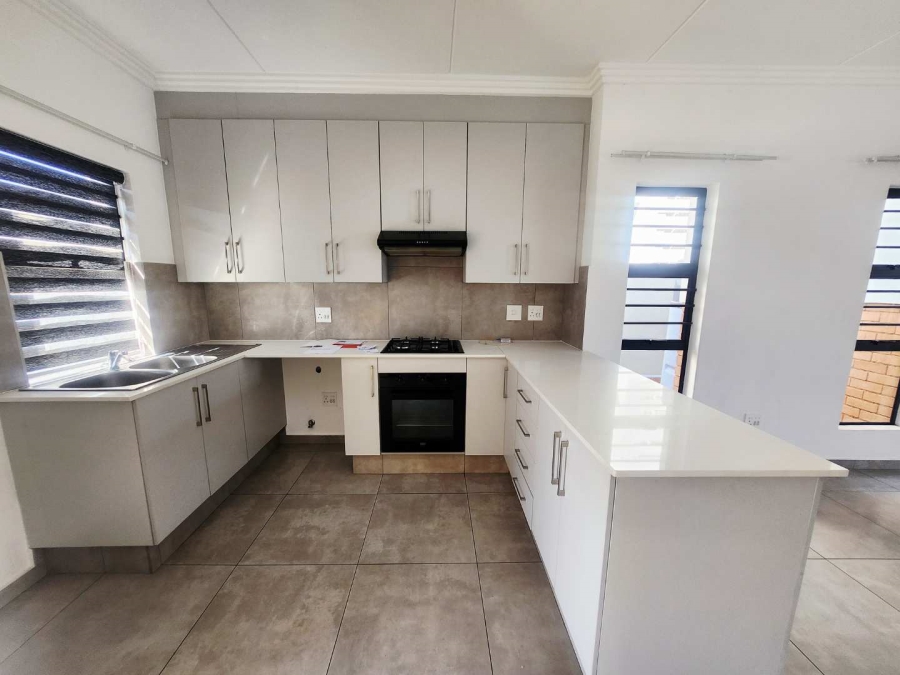 3 Bedroom Property for Sale in Alberante Gauteng