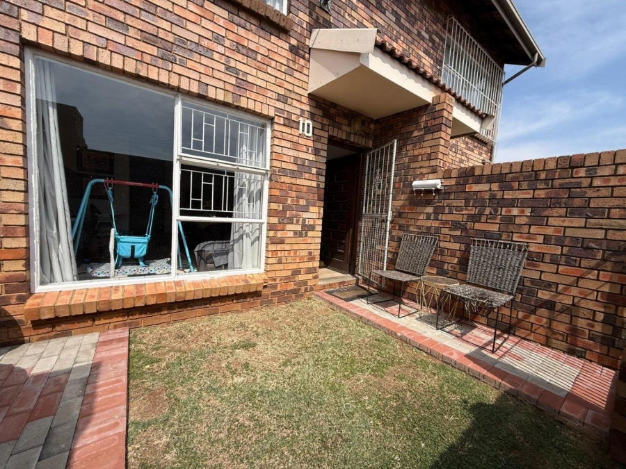 0 Bedroom Property for Sale in New Redruth Gauteng