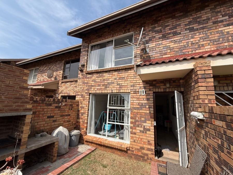 0 Bedroom Property for Sale in New Redruth Gauteng