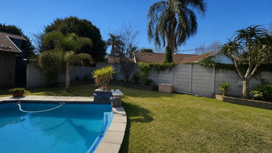 To Let 4 Bedroom Property for Rent in Morehill Gauteng
