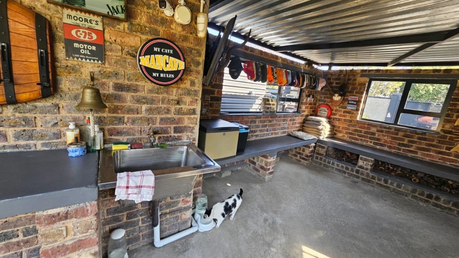 To Let 4 Bedroom Property for Rent in Morehill Gauteng