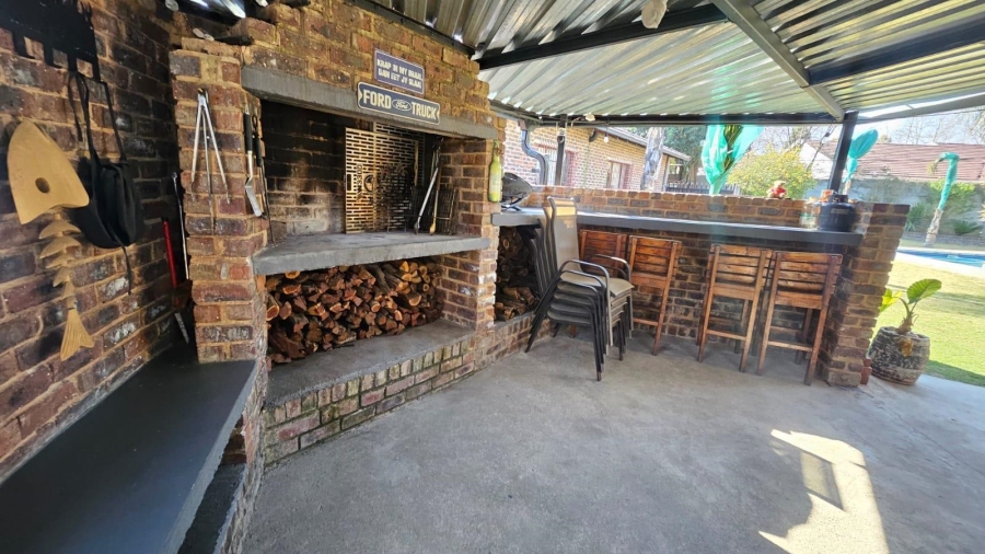 To Let 4 Bedroom Property for Rent in Morehill Gauteng