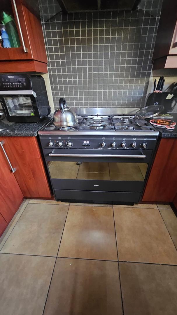 To Let 4 Bedroom Property for Rent in Morehill Gauteng