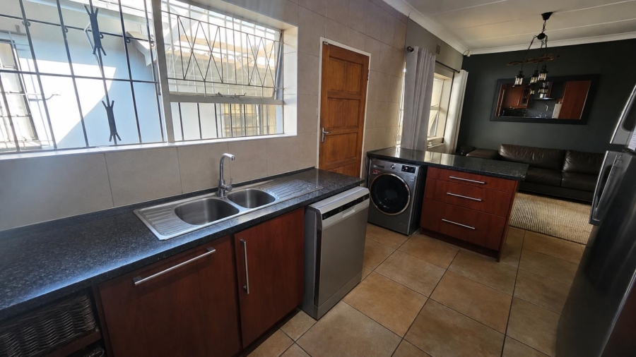 To Let 4 Bedroom Property for Rent in Morehill Gauteng