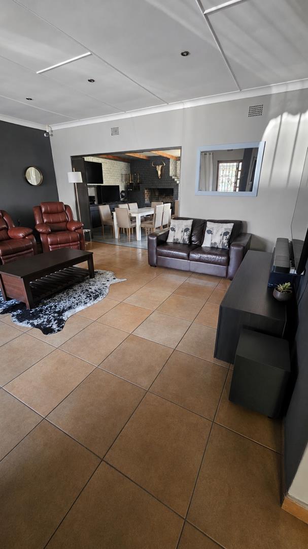 To Let 4 Bedroom Property for Rent in Morehill Gauteng