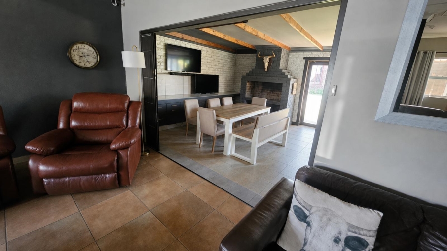 To Let 4 Bedroom Property for Rent in Morehill Gauteng