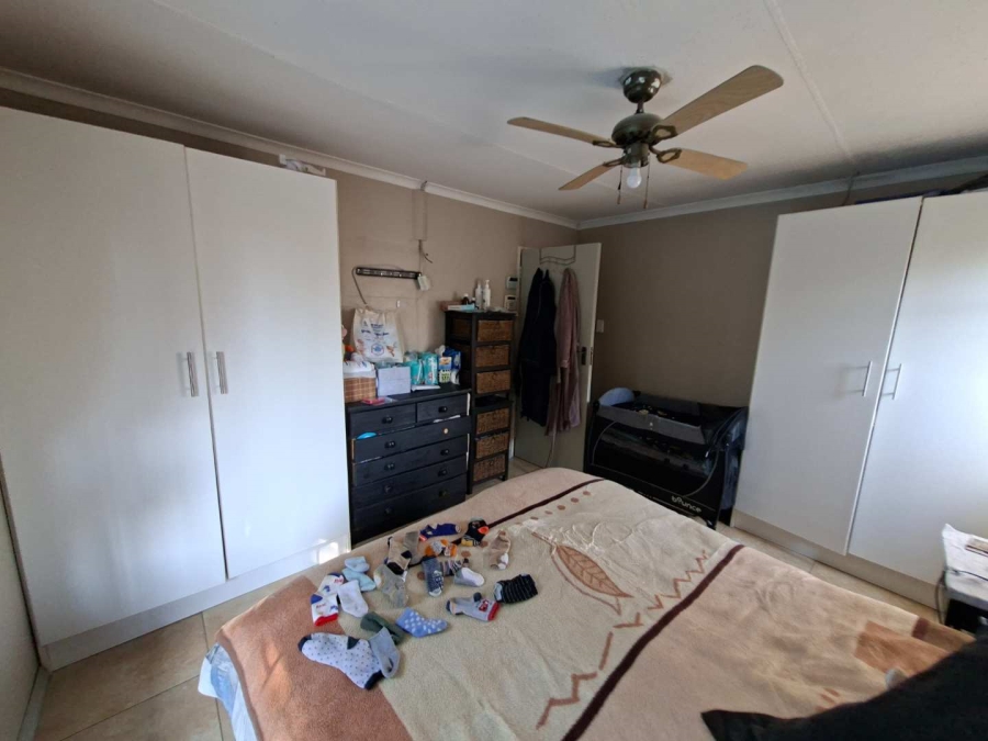 2 Bedroom Property for Sale in Weltevreden Park Gauteng