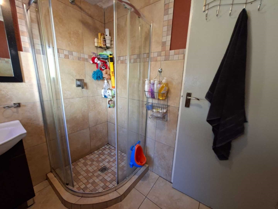 2 Bedroom Property for Sale in Weltevreden Park Gauteng