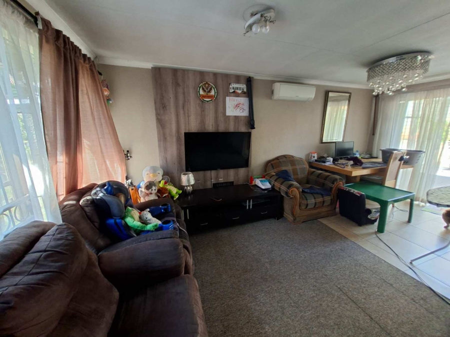2 Bedroom Property for Sale in Weltevreden Park Gauteng