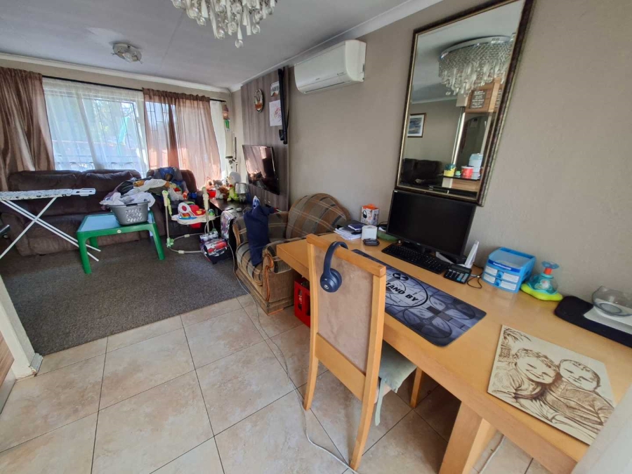 2 Bedroom Property for Sale in Weltevreden Park Gauteng