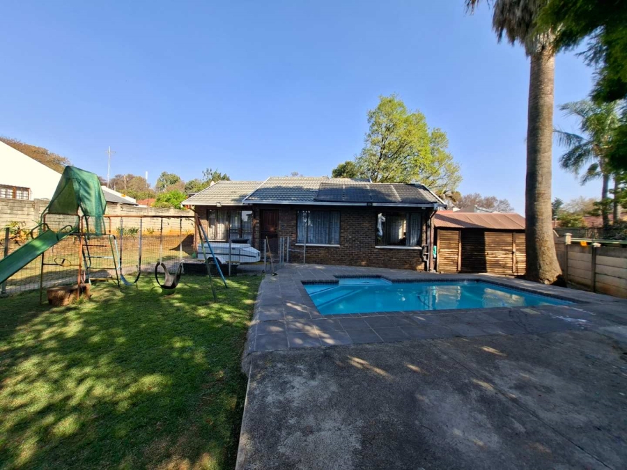 2 Bedroom Property for Sale in Weltevreden Park Gauteng