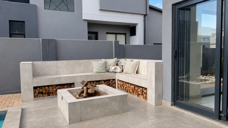 4 Bedroom Property for Sale in Fountainbrook Estate Gauteng