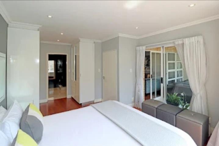 2 Bedroom Property for Sale in Morningside Gauteng